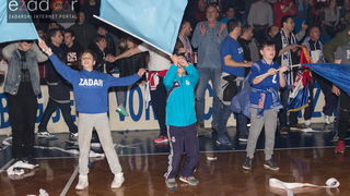 Humanitarno gledanje utakmice Zadar-Cibona (85-84) u Jazinama Humanitarno gledanje utakmice Zadar-Cibona (85-84) u Jazinama
