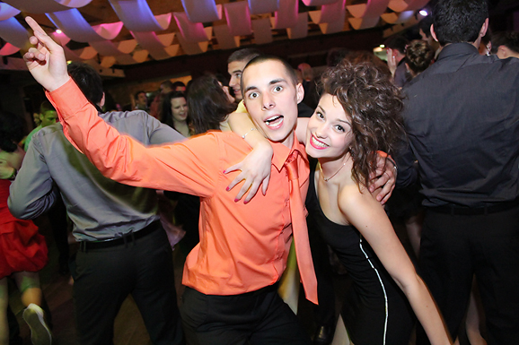 Maturalna večer Gimnazije Vladimira Nazora (foto:Saša Čuka) Maturalna večer Gimnazije Vladimira Nazora (foto:Saša Čuka)