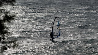 Zadar, 111112.
Jako jugo od ranih jutarnjih sati puse na zadarskom podrucju, temperatura zraka je ugodnih 20 stupnjeva.
Foto: Jure Miskovic / CROPIX Zadar, 111112.
Jako jugo od ranih jutarnjih sati puse na zadarskom podrucju, temperatura zraka je ugodnih 20 stupnjeva.
Foto: Jure Miskovic / CROPIX