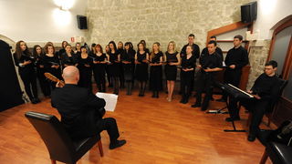 Zadar, 250313.
Nakon renovacije i prenamjene svecano je otvoren studentski klub “Bozo Lerotic”.
Na fotografiji: detalj s otvorenja; studentski zbor.
Foto: Luka Gerlanc / CROPIX Zadar, 250313.
Nakon renovacije i prenamjene svecano je otvoren studentski klub “Bozo Lerotic”.
Na fotografiji: detalj s otvorenja; studentski zbor.
Foto: Luka Gerlanc / CROPIX