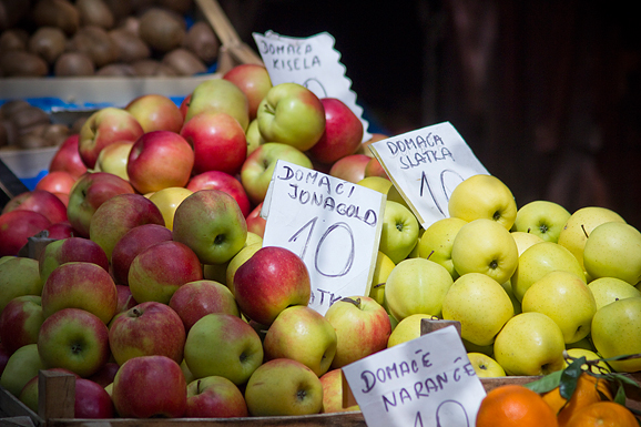 Đir po pijaci, 17. travnja 2012. (foto:Saša Čuka)