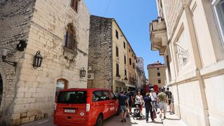 Veliki požar izbio u zgradi na Narodnom trgu Veliki požar izbio u zgradi na Narodnom trgu