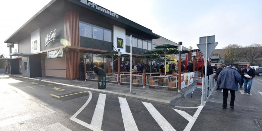 U zgradi nekadasnjeg zeljznickog kolodvora jutros je otvoren prvi Mc Donalds u Zadru Photo: Dino Stanin/PIXSELL