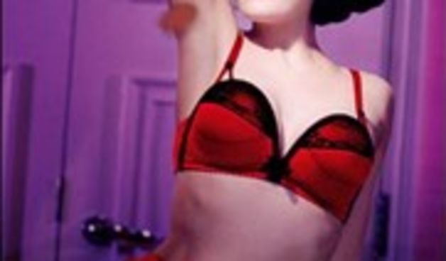 Halteri Dite Von Teese (Tportal.hr)