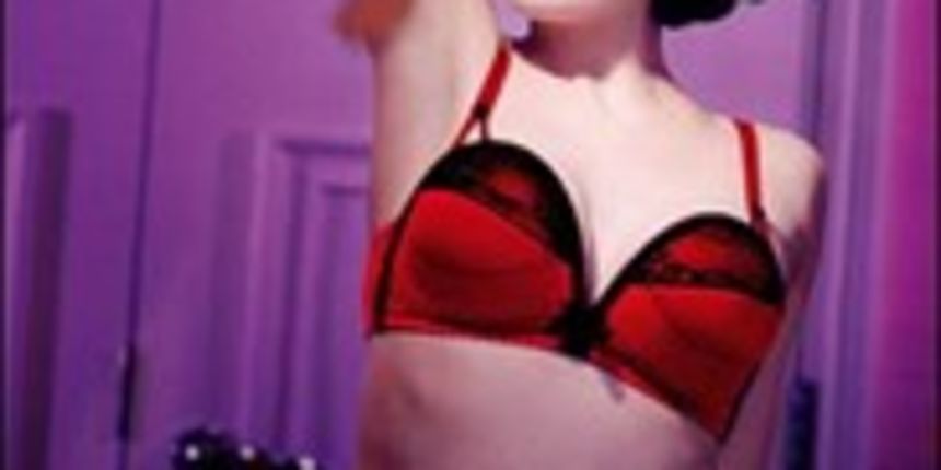 Halteri Dite Von Teese (Tportal.hr)