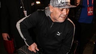 Diego Maradona s djevojkom stigao Zagreb na finale Davis Cupa Diego Maradona s djevojkom stigao Zagreb na finale Davis Cupa