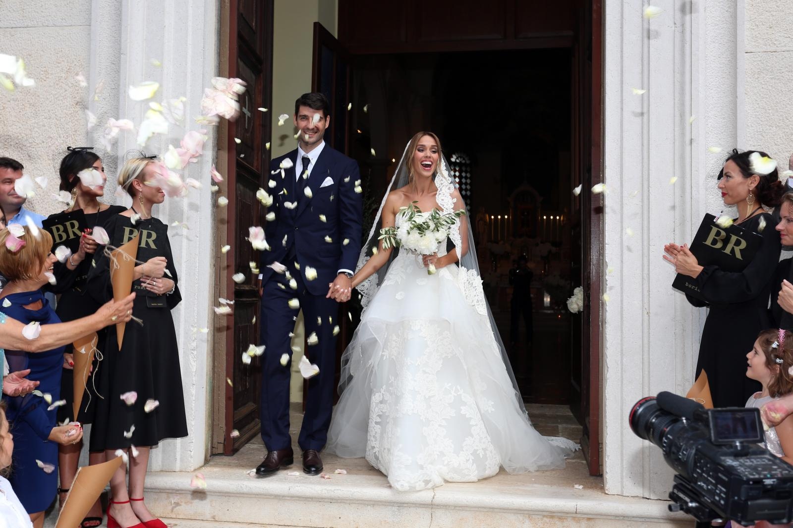 Vjenčanje Vedrana Čorluke i Franke Batelić u crkvi Pohođenja Blažene Djevice Marije sv. Elizabeti