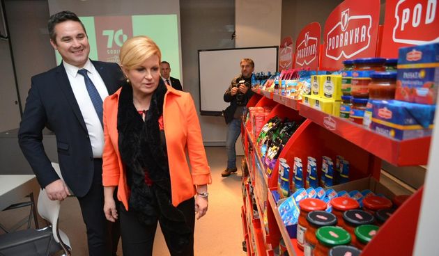 Predsjednica Republike Hrvatske Kolinda Grabar-Kitarovic 13. i 14. prosinca premjestila je svoj Ured u Koprivnicko-krizevacku zupaniju. To je 12. premjestanje Ureda predsjednice Republike izvan Zagreba. Prvog dana boravka posjetila je i obilsla podravsku