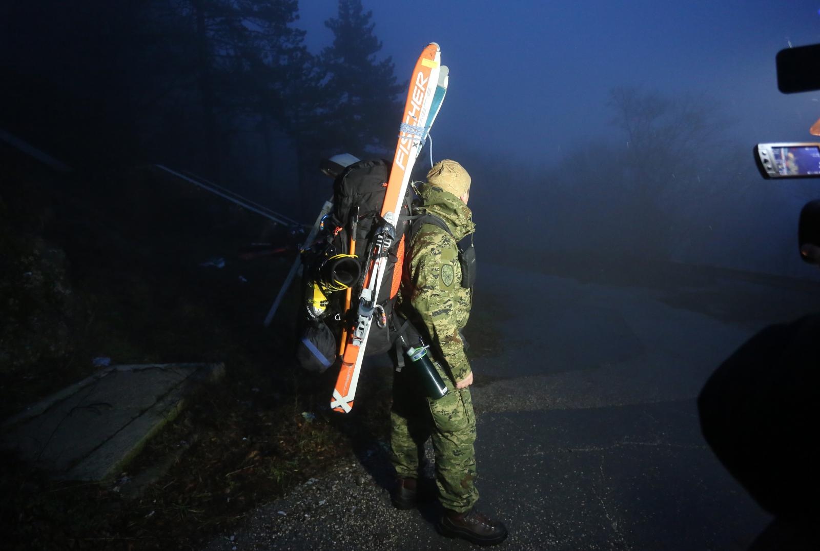 Ivica Kostelić s pripadnicima ZSS i SOD krenuo na osmodnevnu ekspediciju po Velebitu Ivica Kostelić s pripadnicima ZSS i SOD krenuo na osmodnevnu ekspediciju po Velebitu