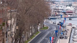 Zadar ukrašen zastavama ususret obljetnici akcie Maslenica