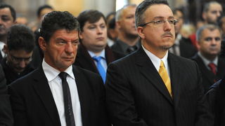 Zadar, 241112.
Obiljezavanje Dana grada Zadra i dolazak generala Ante Gotovine pocasnog gradjanina grada Zadra. General Gotovina na svetoj misi u katedrali Sv. Stosije.
Na slici Zeljko Dilber i Luka Misetic.
Foto: Luka Gerlanc / CROPIX Zadar, 241112.
Obiljezavanje Dana grada Zadra i dolazak generala Ante Gotovine pocasnog gradjanina grada Zadra. General Gotovina na svetoj misi u katedrali Sv. Stosije.
Na slici Zeljko Dilber i Luka Misetic.
Foto: Luka Gerlanc / CROPIX