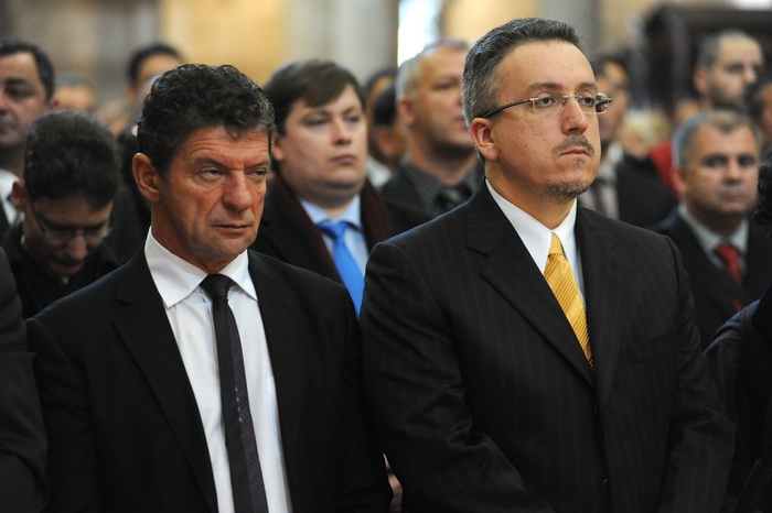 Zadar, 241112.
Obiljezavanje Dana grada Zadra i dolazak generala Ante Gotovine pocasnog gradjanina grada Zadra. General Gotovina na svetoj misi u katedrali Sv. Stosije.
Na slici Zeljko Dilber i Luka Misetic.
Foto: Luka Gerlanc / CROPIX Zadar, 241112.
Obiljezavanje Dana grada Zadra i dolazak generala Ante Gotovine pocasnog gradjanina grada Zadra. General Gotovina na svetoj misi u katedrali Sv. Stosije.
Na slici Zeljko Dilber i Luka Misetic.
Foto: Luka Gerlanc / CROPIX