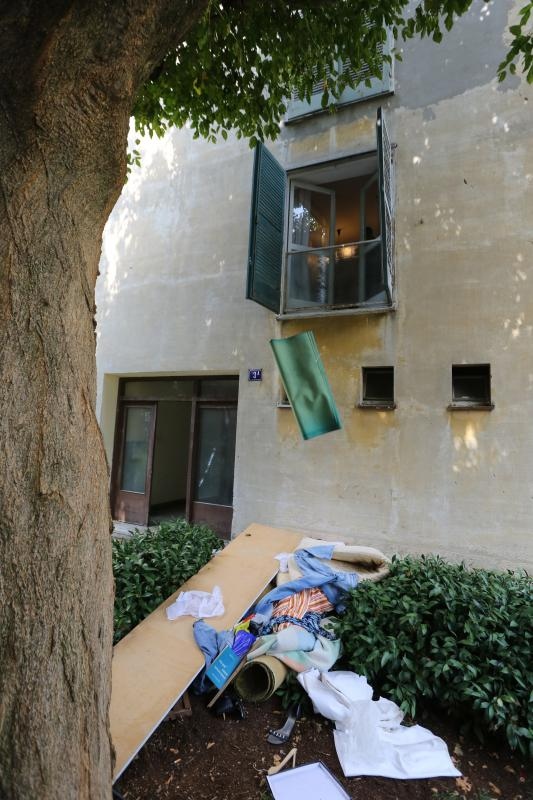 Podstanari uočili zmiju u stanu, nisu je pronašli pa su sav namještaj izbacili, foto: Filip Brala/PIXSELL Podstanari uočili zmiju u stanu, nisu je pronašli pa su sav namještaj izbacili, foto: Filip Brala/PIXSELL