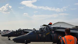 Francuski vojni avioni u vojarni “Pukovnik Mirko Vukušić”u Zemuniku Francuski vojni avioni u vojarni “Pukovnik Mirko Vukušić”u Zemuniku