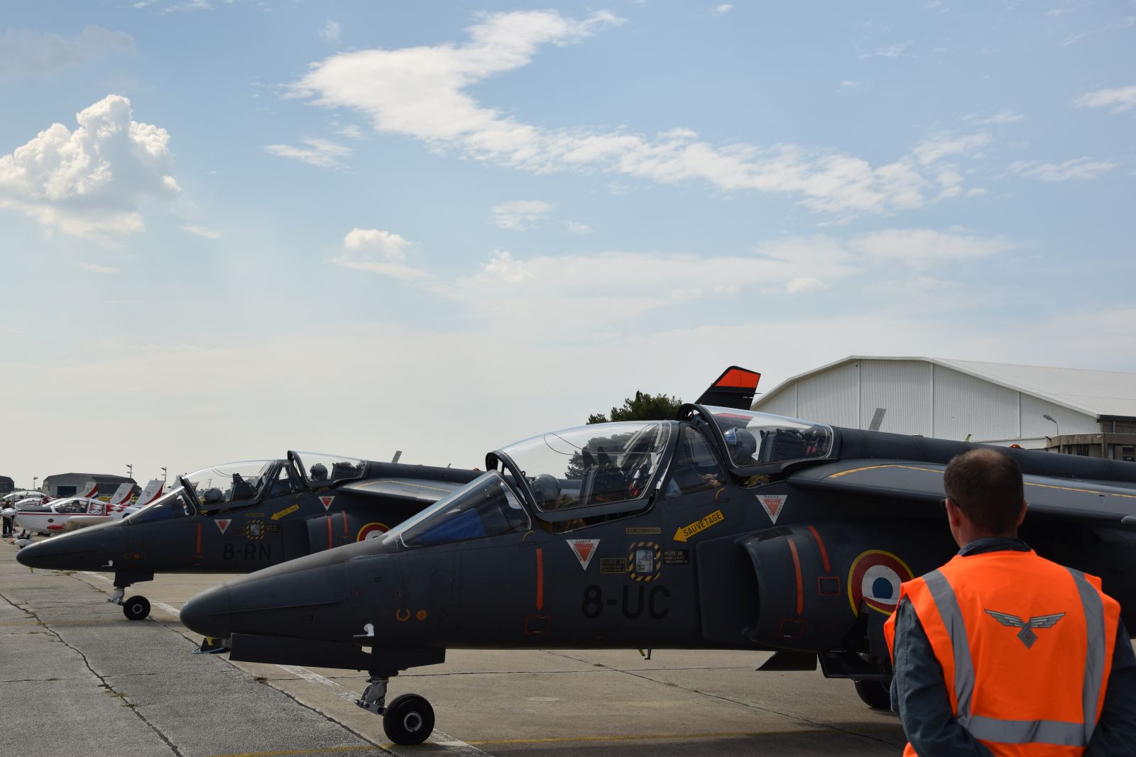 Francuski vojni avioni u vojarni “Pukovnik Mirko Vukušić”u Zemuniku Francuski vojni avioni u vojarni “Pukovnik Mirko Vukušić”u Zemuniku