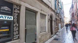 Zatvorene butige i poluprazan zadarski Poluotok Zatvorene butige i poluprazan zadarski Poluotok