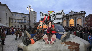 Karneval 2012: Pleme “Crna jama” iz rezervata Stanovi Karneval 2012: Pleme “Crna jama” iz rezervata Stanovi