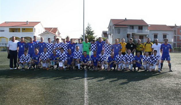 Prijateljska nogometna utakmica Poskoka i Old Sedcopiansa