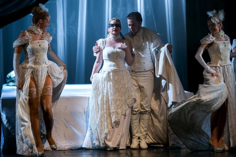 Osijek – U HNK-u premijerno izvedena opera Don Giovanni, W.A. Mozarta u reziji Roberta Boskovica. Photo: Davor Javorovic/PIXSELL Osijek – U HNK-u premijerno izvedena opera Don Giovanni, W.A. Mozarta u reziji Roberta Boskovica. Photo: Davor Javorovic/PIXSELL
