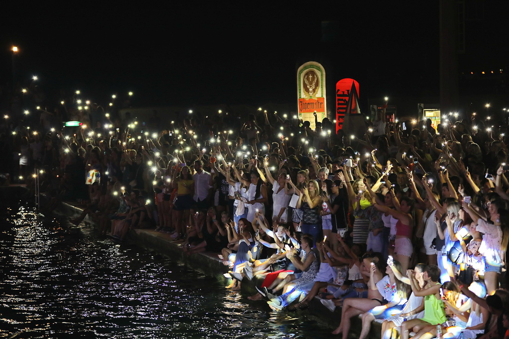Fenomenalni Petar Grašo raspjevao i rasplesao Biograd Fenomenalni Petar Grašo raspjevao i rasplesao Biograd
