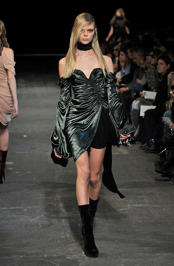 Trend izvještaj za jesen 2010: Crveni baršun (Fashionologie.com)