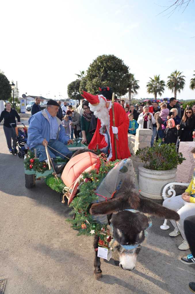 Vir: Druženje virske djece sa Svetim Nikolom Vir: Druženje virske djece sa Svetim Nikolom