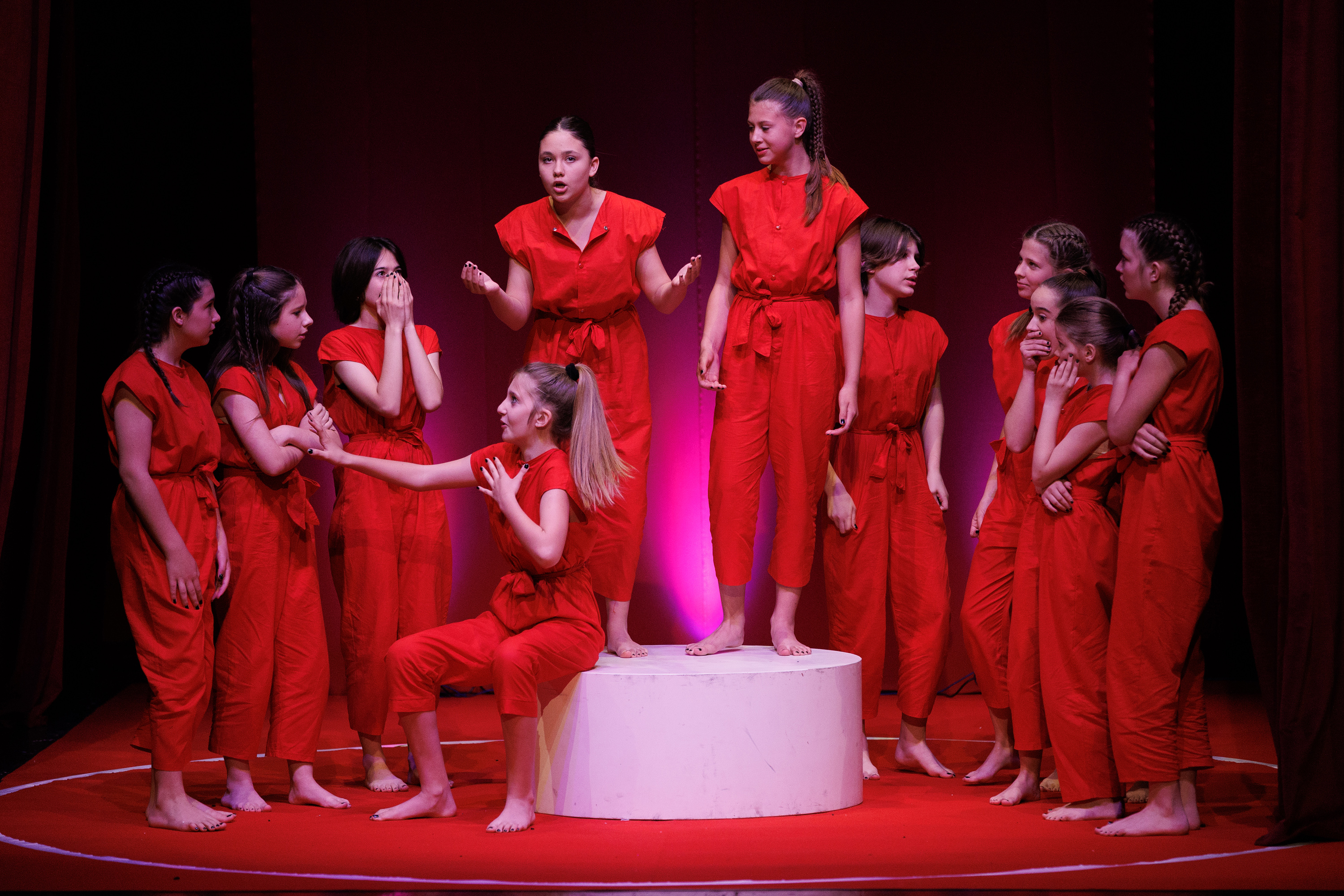 Igrajmo se: Zabranjeno mlađima od 15 strana A