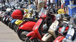 U Biogradu na moru zapoceo je Vespa World Days 2015 koji traje od 11-14. lipnja. Ocekuje se dolazak 5000 vozaca iz 32 zemlje. Photo: Hrvoje Jelavic/PIXSELL U Biogradu na moru zapoceo je Vespa World Days 2015 koji traje od 11-14. lipnja. Ocekuje se dolazak 5000 vozaca iz 32 zemlje. Photo: Hrvoje Jelavic/PIXSELL