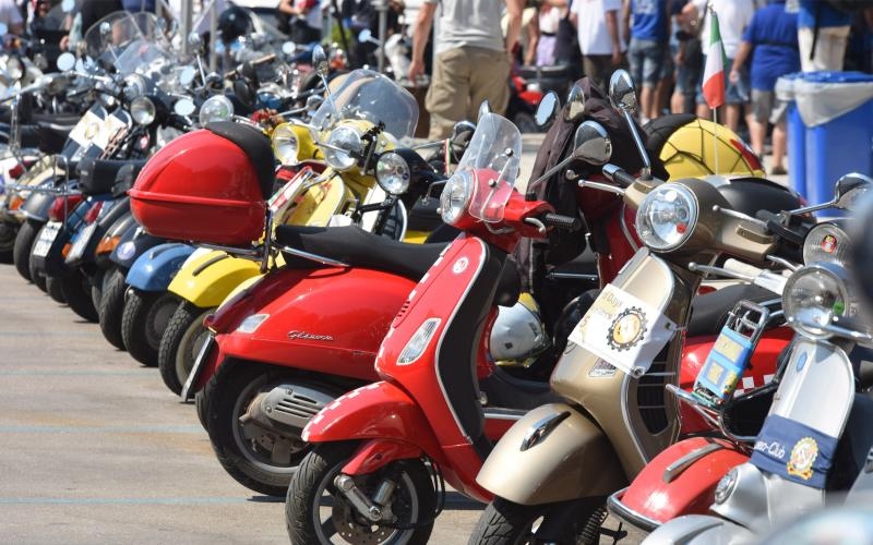 U Biogradu na moru zapoceo je Vespa World Days 2015 koji traje od 11-14. lipnja. Ocekuje se dolazak 5000 vozaca iz 32 zemlje. Photo: Hrvoje Jelavic/PIXSELL U Biogradu na moru zapoceo je Vespa World Days 2015 koji traje od 11-14. lipnja. Ocekuje se dolazak 5000 vozaca iz 32 zemlje. Photo: Hrvoje Jelavic/PIXSELL