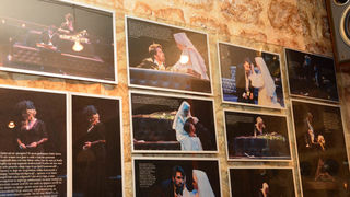 U caffe galeriji “Đina” otvorena izložba “Gospoda Glembajevi” U caffe galeriji “Đina” otvorena izložba “Gospoda Glembajevi”