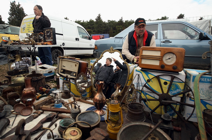Benkovac, 100313.
Sajam u Benkovcu odrzava se svakog 10. dana u mjesecu. Stoljetna tradicija ucinila je od Benkovackog sajma neizostavni gospodarski i turisticki sadrzaj grada koji svaki put iznova iznenadjuje brojem posjetitelja koji preraste brojku od 1 Benkovac, 100313.
Sajam u Benkovcu odrzava se svakog 10. dana u mjesecu. Stoljetna tradicija ucinila je od Benkovackog sajma neizostavni gospodarski i turisticki sadrzaj grada koji svaki put iznova iznenadjuje brojem posjetitelja koji preraste brojku od 1
