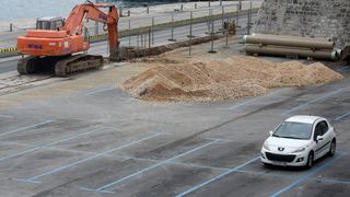 Zadar – Radovi na Liburnskoj obali otezavat ce promet na Poluotoku do svibnja 2015. godine. Photo: Filip Brala/PIXSELL