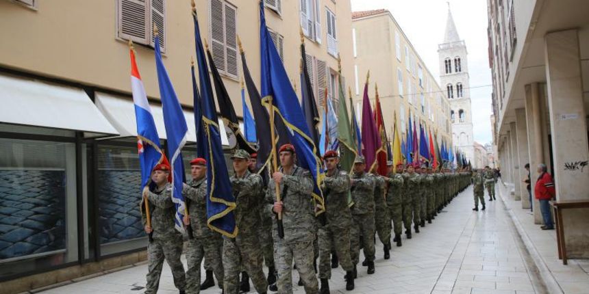 21.01.2014., Zadar – Mimohod postrojbi sudionica operacije akcija Maslenica s ratnim zastavama, uz pratnju orkestra Oruzanih snaga RH. Photo: Filip Brala/PIXSELL 21.01.2014., Zadar – Mimohod postrojbi sudionica operacije akcija Maslenica s ratnim zastavama, uz pratnju orkestra Oruzanih snaga RH. Photo: Filip Brala/PIXSELL
