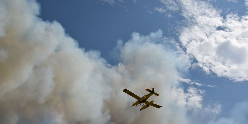 Zračne i kopnene snage gase požar kod Kožina Zračne i kopnene snage gase požar kod Kožina