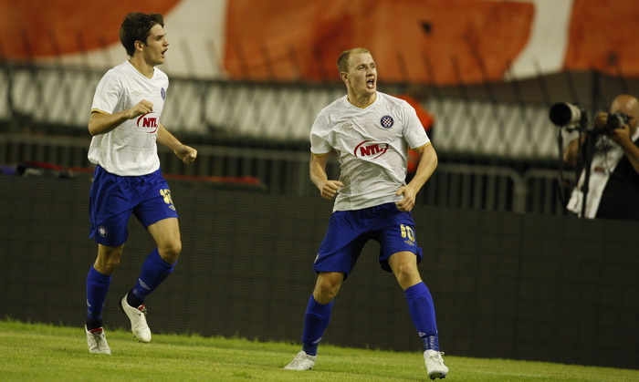 Split, 190810.
Gradski stadion Puljud.
Uzvratna utakmica cetvrtog pretkola Europske lige izmedju Hajduka i Uniree.
Na fotografiji: Mirko Oremus i Senijad Ibricic. 
Foto: Ante Cizmic / CROPIX