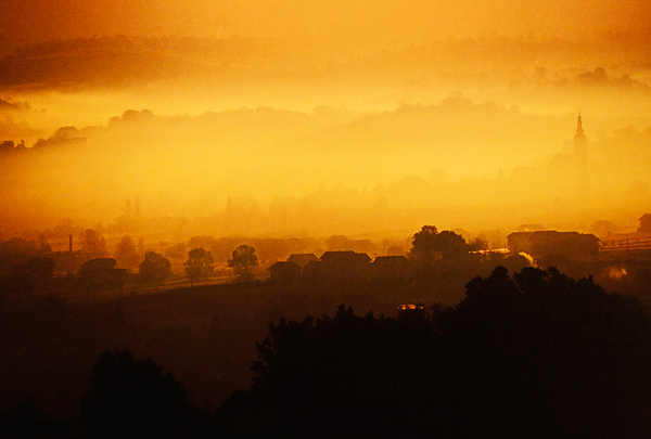 Izložba fotografija Ive Pervana i Mladena Radolovića Mrlje u crkvi SV.Donata Izložba fotografija Ive Pervana i Mladena Radolovića Mrlje u crkvi SV.Donata