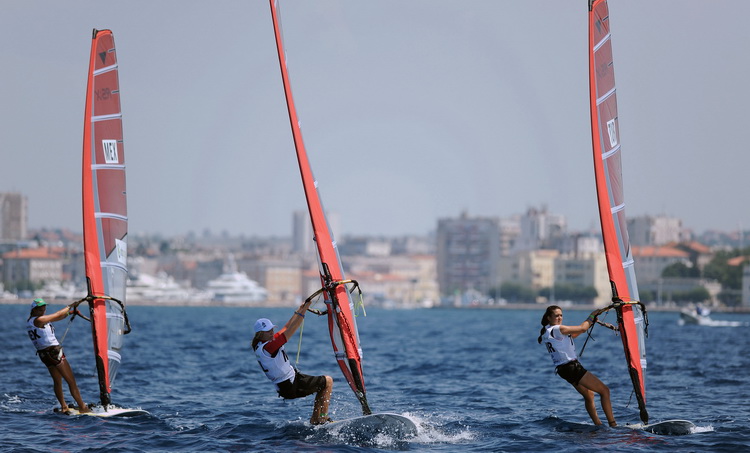 Zadar, 120711.
ISAF svjetsko juniorsko prvenstvo
Zadar 2011, 07.-15. srpanj 2011.
Sesti je dan svjetskog prvenstva u jedrenju koje se odrzava u organizaciji jedrlicarskog kluba Uskok. Danasnji dan je dan odmora za sve jedrlicare osim za jedrilicare na d Zadar, 120711.
ISAF svjetsko juniorsko prvenstvo
Zadar 2011, 07.-15. srpanj 2011.
Sesti je dan svjetskog prvenstva u jedrenju koje se odrzava u organizaciji jedrlicarskog kluba Uskok. Danasnji dan je dan odmora za sve jedrlicare osim za jedrilicare na d