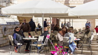 Image 380429 (auto) Image 380429 (auto)