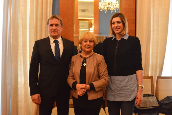 Gradonačelnik Kalmeta primio obitelj Ćosić i sudionike završnice Krešinog Kupa Gradonačelnik Kalmeta primio obitelj Ćosić i sudionike završnice Krešinog Kupa