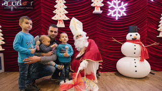 Sveti Nikola posjetio Supernova centar i razveselio mališane