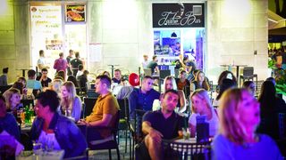 Klapa Contra oduševila u Teatro Baru i Zlatnom kutiću. Foto: Iva Perinčić Klapa Contra oduševila u Teatro Baru i Zlatnom kutiću. Foto: Iva Perinčić