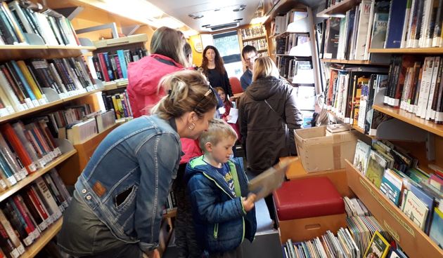 Bibliobus otvorio novo stajalište, donosit će knjige i slikovnice u Drage