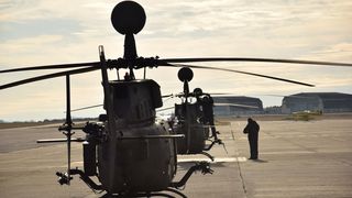 Letačka obuka nove skupine pilota na Kiowama