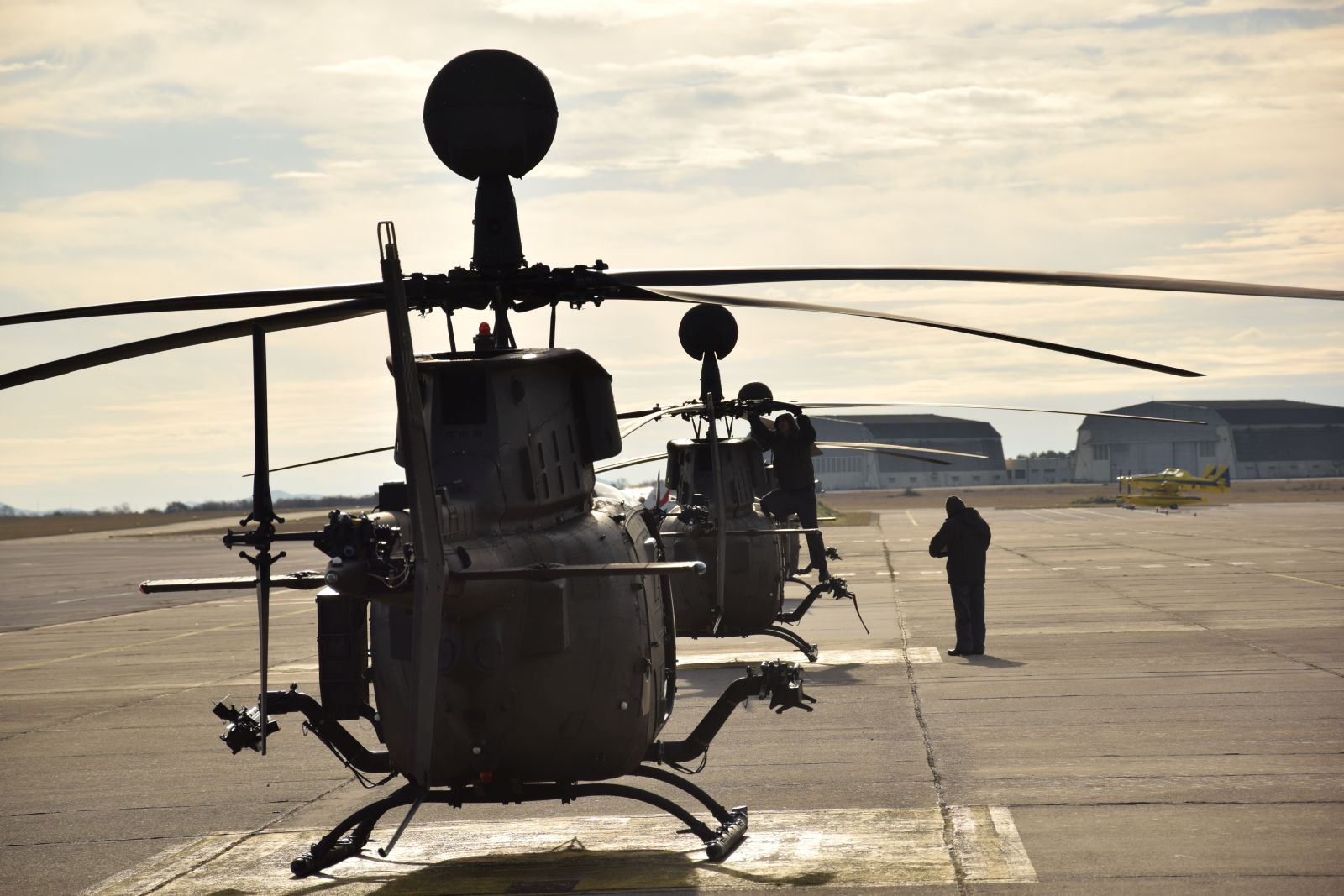 Letačka obuka nove skupine pilota na Kiowama