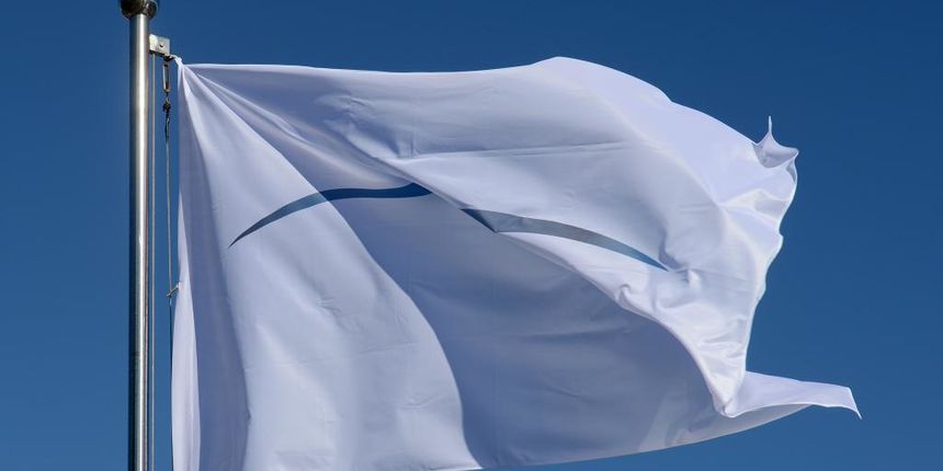 Bijela zastava, foto: www.glasistre.hr Bijela zastava, foto: www.glasistre.hr