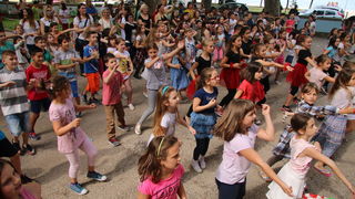 Posljednji dan nastave u OŠ Petra Preradovića u ritmu zumbe Posljednji dan nastave u OŠ Petra Preradovića u ritmu zumbe