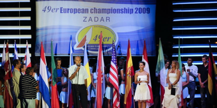 Zadar, 290809. Veceras je u Zadru u uvali Jazine ispred nocnog kluba Maraschino odrzana svecanost otvorenja Europskog prvenstva u jedrenju za klasu 49er koje ce se odrzavati u Zadru od 29.kolovoza do 5.rujna. Organizator prvenstva je jedrilicarski klub Us Zadar, 290809. Veceras je u Zadru u uvali Jazine ispred nocnog kluba Maraschino odrzana svecanost otvorenja Europskog prvenstva u jedrenju za klasu 49er koje ce se odrzavati u Zadru od 29.kolovoza do 5.rujna. Organizator prvenstva je jedrilicarski klub Us