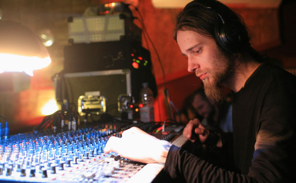 Minival, 28. ožujka