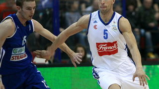 Zagreb, 150512.
KC Drazen Petrovic, Savska cesta.
Prva utakmica polufinala PH za kosarkase Cibona – Zadar.
Na fotografija: Davor Kus.
Foto: Ronald Gorsic / CROPIX Zagreb, 150512.
KC Drazen Petrovic, Savska cesta.
Prva utakmica polufinala PH za kosarkase Cibona – Zadar.
Na fotografija: Davor Kus.
Foto: Ronald Gorsic / CROPIX