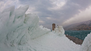 Senj u zagrljaju ledenog pokrivača, foto: Leo Banić
